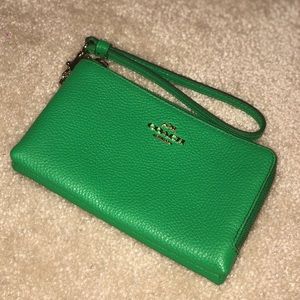 Coach Green Two Zip Wallet Small Wristlet Bag